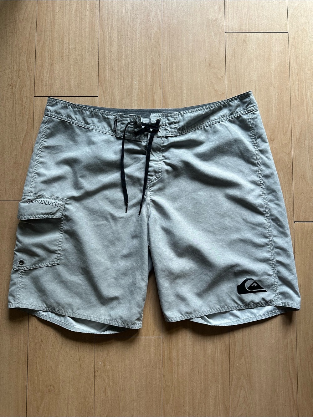 ☀️ Men’s Quiksilver Dryflight Grey Swim Board Shorts - Size 38 ☀️